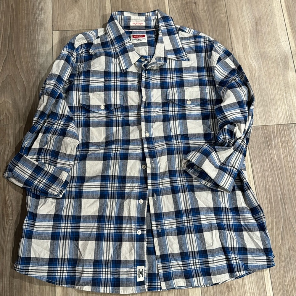 Wrangler button down - Picture 1 of 6